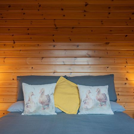 Chalet Loch Leven Lodge 10 By Interhome Kinross Luaran gambar